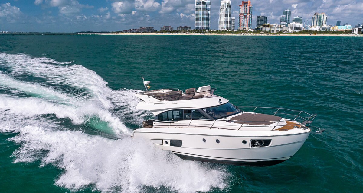 4 hours Yacht rental