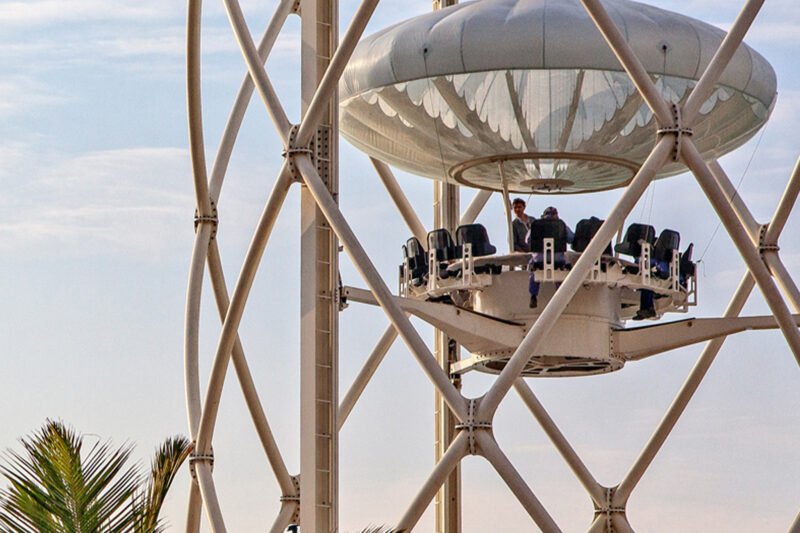 Flying cup Dubai